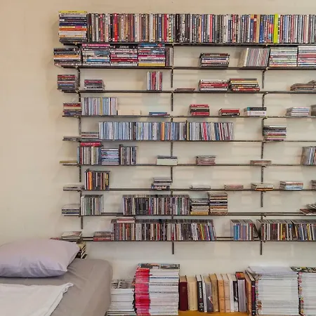 Comfy Gallery Apartment *